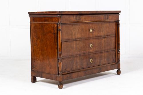 PAIR OF 19TH CENTURY ITALIAN WALNUT COMMODES - ADDITIONAL PHOTO 4