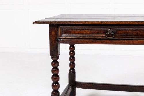 SMALL 17TH CENTURY ENGLISH OAK SIDE TABLE - ADDITIONAL PHOTO 3