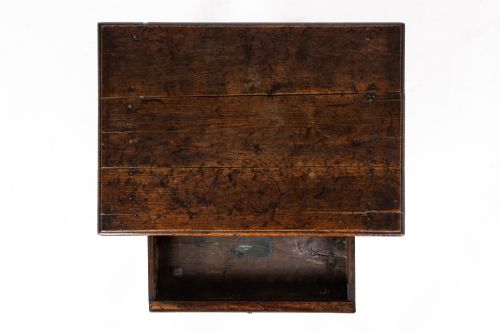 SMALL 17TH CENTURY ENGLISH OAK SIDE TABLE - ADDITIONAL PHOTO 4