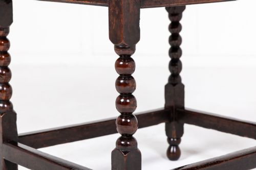 SMALL 17TH CENTURY ENGLISH OAK SIDE TABLE - ADDITIONAL PHOTO 6
