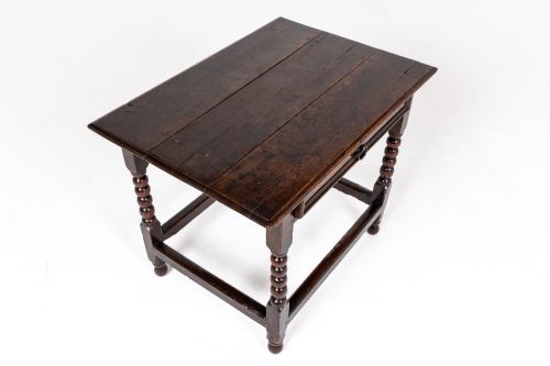 SMALL 17TH CENTURY ENGLISH OAK SIDE TABLE - ADDITIONAL PHOTO 7