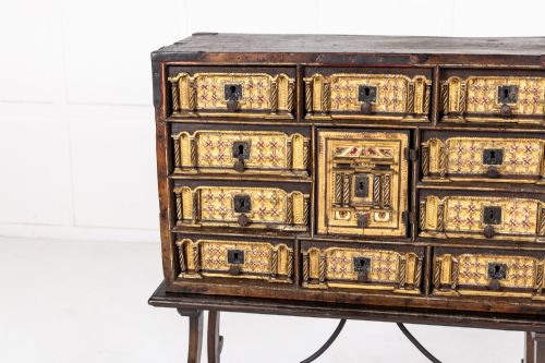17TH CENTURY SPANISH BARGUEO VARGAS CABINET - ADDITIONAL PHOTO 2