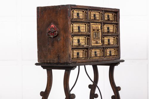 17TH CENTURY SPANISH BARGUEO VARGAS CABINET - ADDITIONAL PHOTO 7