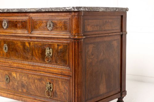 18TH CENTURY FRENCH WALNUT COMMODE WITH MARBLE TOP - ADDITIONAL PHOTO 6