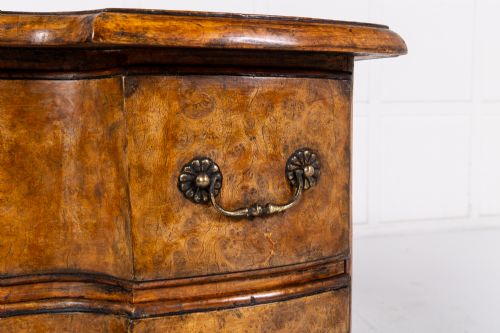 18TH CENTURY GERMAN SERPENTINE COMMODE - ADDITIONAL PHOTO 3
