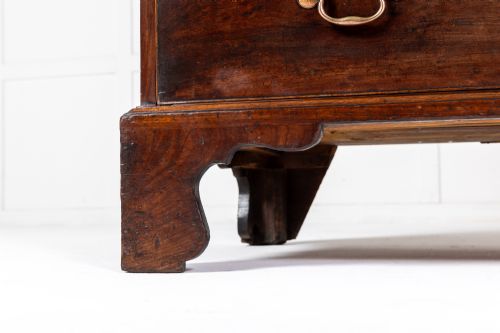 SMALL MID 18TH CENTURY ENGLISH MAHOGANY LINEN PRESS - ADDITIONAL PHOTO 3