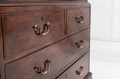SMALL MID 18TH CENTURY ENGLISH MAHOGANY LINEN PRESS - ADDITIONAL PHOTO 5