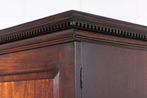 SMALL MID 18TH CENTURY ENGLISH MAHOGANY LINEN PRESS - ADDITIONAL PHOTO 6