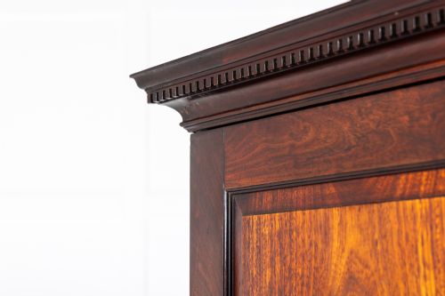 SMALL MID 18TH CENTURY ENGLISH MAHOGANY LINEN PRESS - ADDITIONAL PHOTO 7