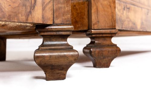 PAIR OF 19TH CENTURY FRENCH WALNUT COMMODES - ADDITIONAL PHOTO 3