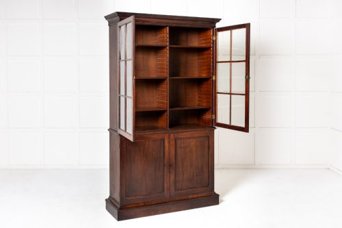 18TH CENTURY GEORGE II ENGLISH MAHOGANY BOOKCASE - ADDITIONAL PHOTO 4