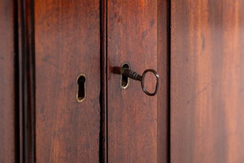 18TH CENTURY GEORGE II ENGLISH MAHOGANY BOOKCASE - ADDITIONAL PHOTO 5