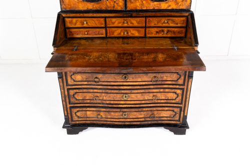 18TH CENTURY ITALIAN WALNUT BUREAU CABINET - ADDITIONAL PHOTO 2
