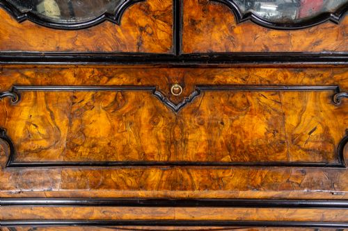 18TH CENTURY ITALIAN WALNUT BUREAU CABINET - ADDITIONAL PHOTO 5