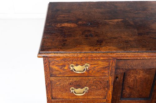 19TH CENTURY ENGLISH BURR OAK PEDESTAL KNEEHOLE DESK - ADDITIONAL PHOTO 2