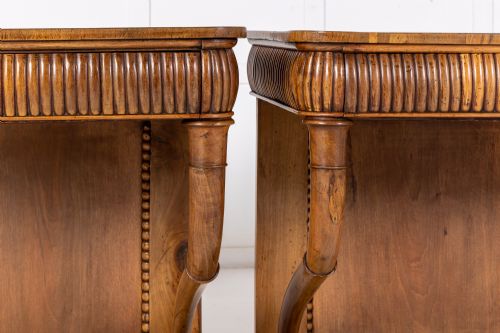 PAIR OF 19TH CENTURY ITALIAN WALNUT CONSOLE TABLES - ADDITIONAL PHOTO 3