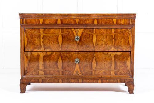 19th century italian olive wood commode - CATEGORY: ANTIQUE CHEST OF DRAWERS - DATED 19TH CENTURY