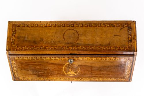 LATE 18TH CENTURY ITALIAN INLAID WALNUT BUREAU - ADDITIONAL PHOTO 4
