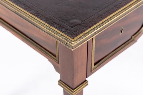 SMALL 19TH CENTURY FRENCH MAHOGANY BUREAU PLAT - ADDITIONAL PHOTO 6