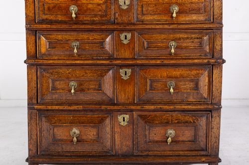 EARLY 18TH CENTURY ENGLISH OAK CHEST OF DRAWERS - ADDITIONAL PHOTO 2