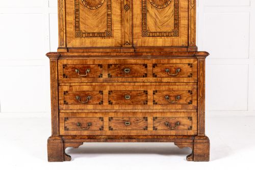 LATE 18TH CENTURY GERMAN WALNUT AND MARQUETRY CABINET - ADDITIONAL PHOTO 6