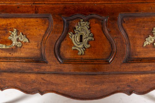 MID 18TH CENTURY FRENCH WALNUT COMMODE WITH MARBLE TOP - ADDITIONAL PHOTO 2