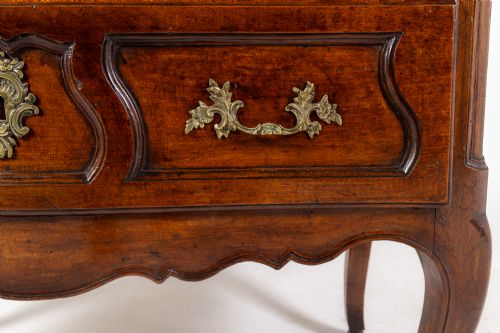 MID 18TH CENTURY FRENCH WALNUT COMMODE WITH MARBLE TOP - ADDITIONAL PHOTO 3
