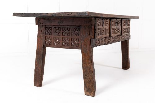 17TH CENTURY SPANISH WALNUT TABLE - ADDITIONAL PHOTO 6