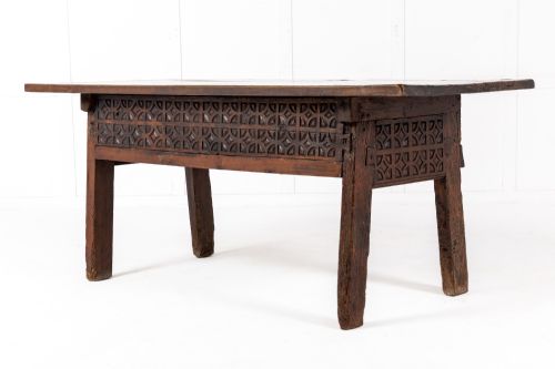 17TH CENTURY SPANISH WALNUT TABLE - ADDITIONAL PHOTO 8