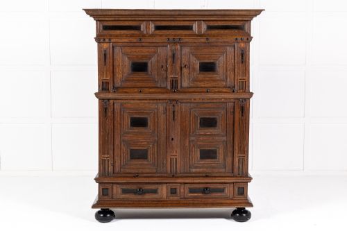 SMALL 18TH CENTURY DUTCH OAK CABINET - ADDITIONAL PHOTO 5