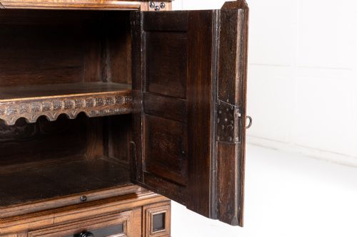 SMALL 18TH CENTURY DUTCH OAK CABINET - ADDITIONAL PHOTO 7