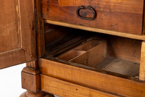 18TH CENTURY ITALIAN CHERRYWOOD CABINET - ADDITIONAL PHOTO 6