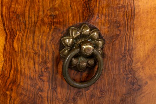 PAIR OF LATE 18TH CENTURY ITALIAN WALNUT COMMODES - ADDITIONAL PHOTO 2