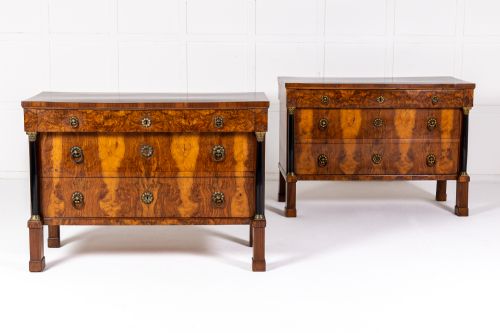 PAIR OF LATE 18TH CENTURY ITALIAN WALNUT COMMODES - ADDITIONAL PHOTO 3