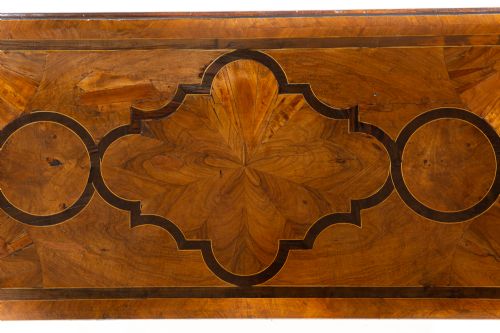 EARLY 18TH CENTURY MALTESE WALNUT AND MARQUETRY COMMODE - ADDITIONAL PHOTO 7