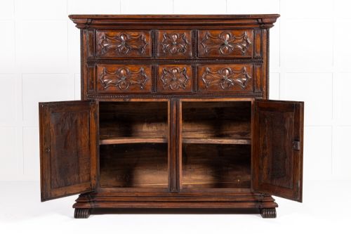 EARLY 18TH CENTURY ITALIAN WALNUT CABINET - ADDITIONAL PHOTO 2