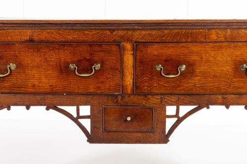 SMALL 18TH CENTURY ENGLISH OAK DRESSER BASE - ADDITIONAL PHOTO 2
