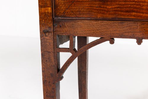 SMALL 18TH CENTURY ENGLISH OAK DRESSER BASE - ADDITIONAL PHOTO 3