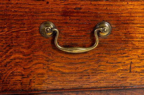 SMALL 18TH CENTURY ENGLISH OAK DRESSER BASE - ADDITIONAL PHOTO 4