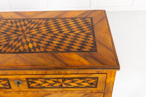 18TH CENTURY FRENCH LOUIS XVI PERIOD WALNUT PARQUETRY COMMODE - ADDITIONAL PHOTO 3