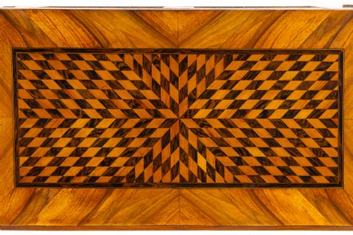 18TH CENTURY FRENCH LOUIS XVI PERIOD WALNUT PARQUETRY COMMODE - ADDITIONAL PHOTO 5