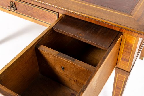 19TH CENTURY FRENCH WALNUT AND TULIPWOOD PARQUETRY BUREAU PLAT - ADDITIONAL PHOTO 4