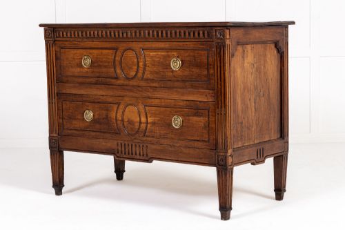 18th century french walnut commode - CATEGORY: ANTIQUE CHEST OF DRAWERS - DATED 18TH CENTURY