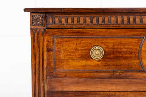 18TH CENTURY FRENCH WALNUT COMMODE - ADDITIONAL PHOTO 1