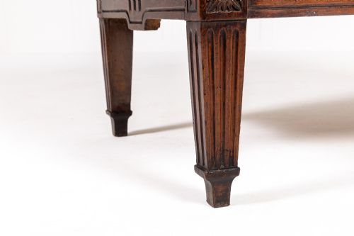 18TH CENTURY FRENCH WALNUT COMMODE - ADDITIONAL PHOTO 5