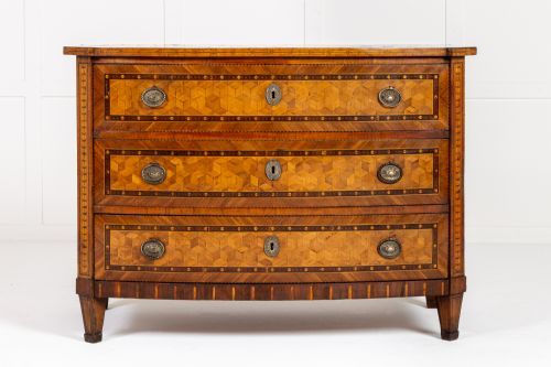 18TH CENTURY GERMAN WALNUT MARQUETRY AND PARQUETRY COMMODE - ADDITIONAL PHOTO 1