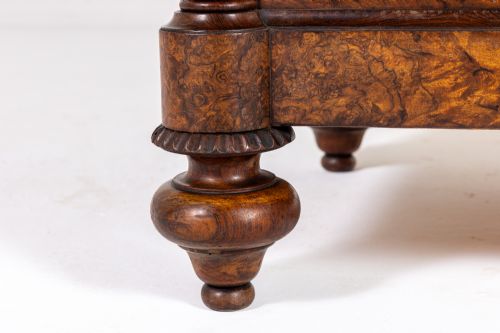 PAIR OF 19TH CENTURY ITALIAN WALNUT COMMODES - ADDITIONAL PHOTO 4