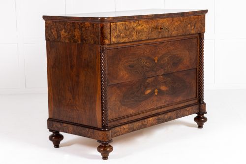 PAIR OF 19TH CENTURY ITALIAN WALNUT COMMODES - ADDITIONAL PHOTO 7