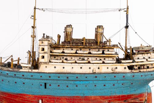 LARGE SCALE EARLY 20TH CENTURY SHIPBUILDERS MODEL OF SANT'ANTONIO STEAMSHIP - ADDITIONAL PHOTO 1