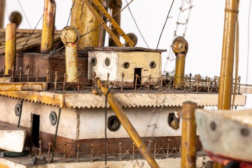 LARGE SCALE EARLY 20TH CENTURY SHIPBUILDERS MODEL OF SANT'ANTONIO STEAMSHIP - ADDITIONAL PHOTO 6
